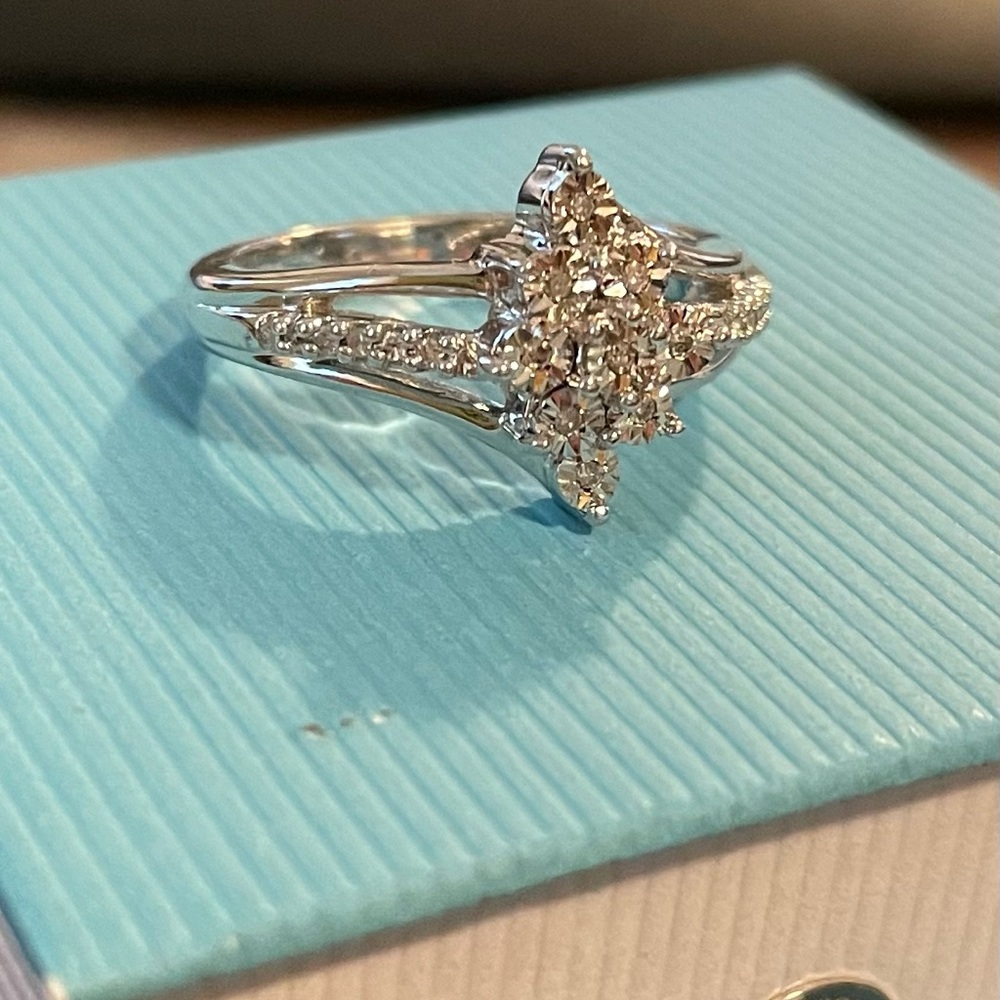 Antique Style Marquise 1/4 ct Diamond Ring